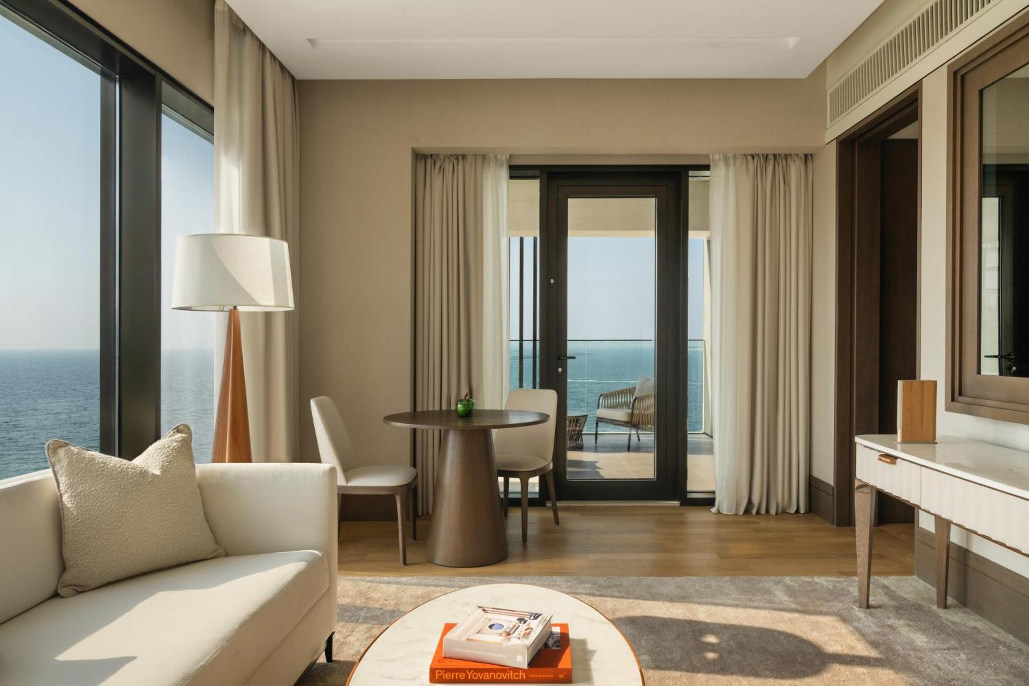 فندق سيزارز بالاس بلو ووترز دبي المظهر الخارجي الصورة A suite at the hotel