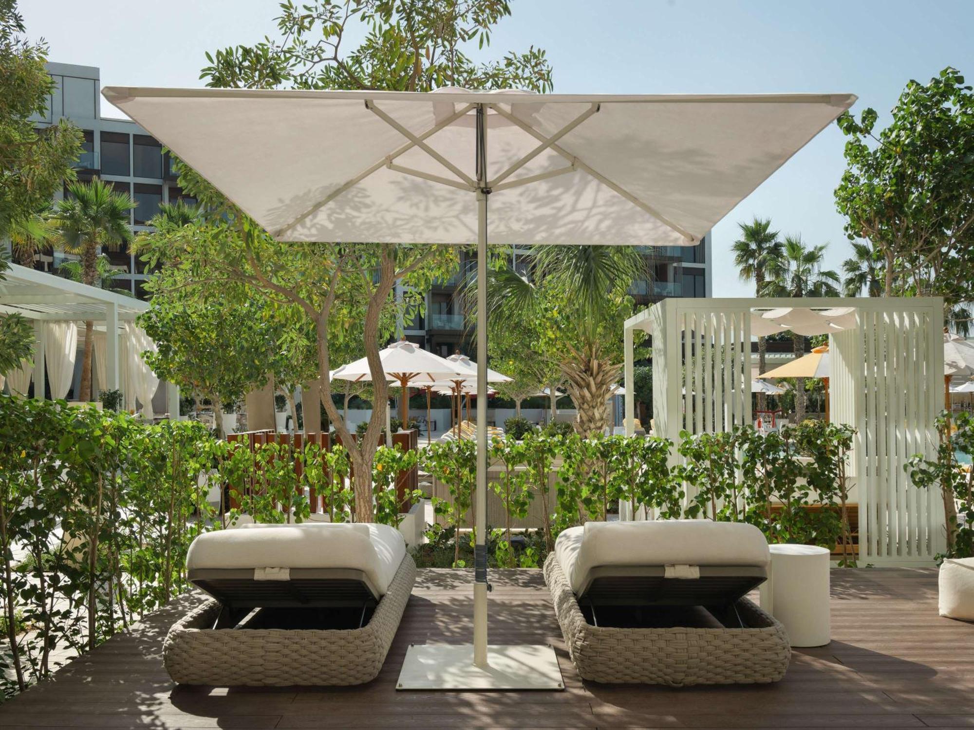 فندق سيزارز بالاس بلو ووترز دبي المظهر الخارجي الصورة The Beach at The Westin